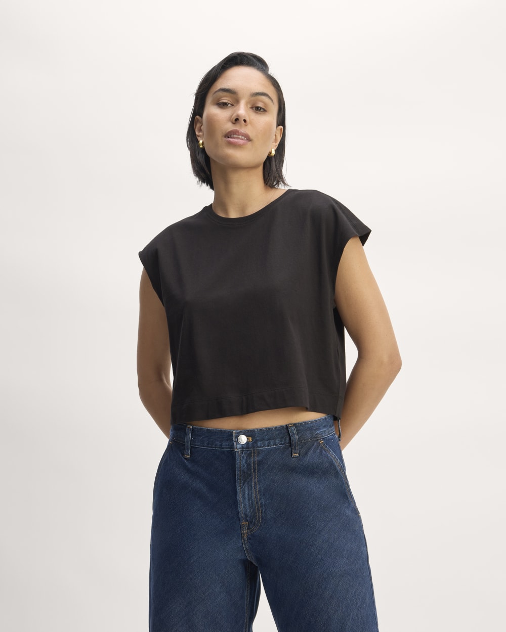 The Muscle Cropped Tee in Essential Cotton | Black
