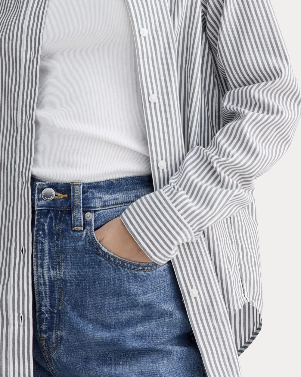 The Must-Have Shirt in Silky Cotton | Grey / White