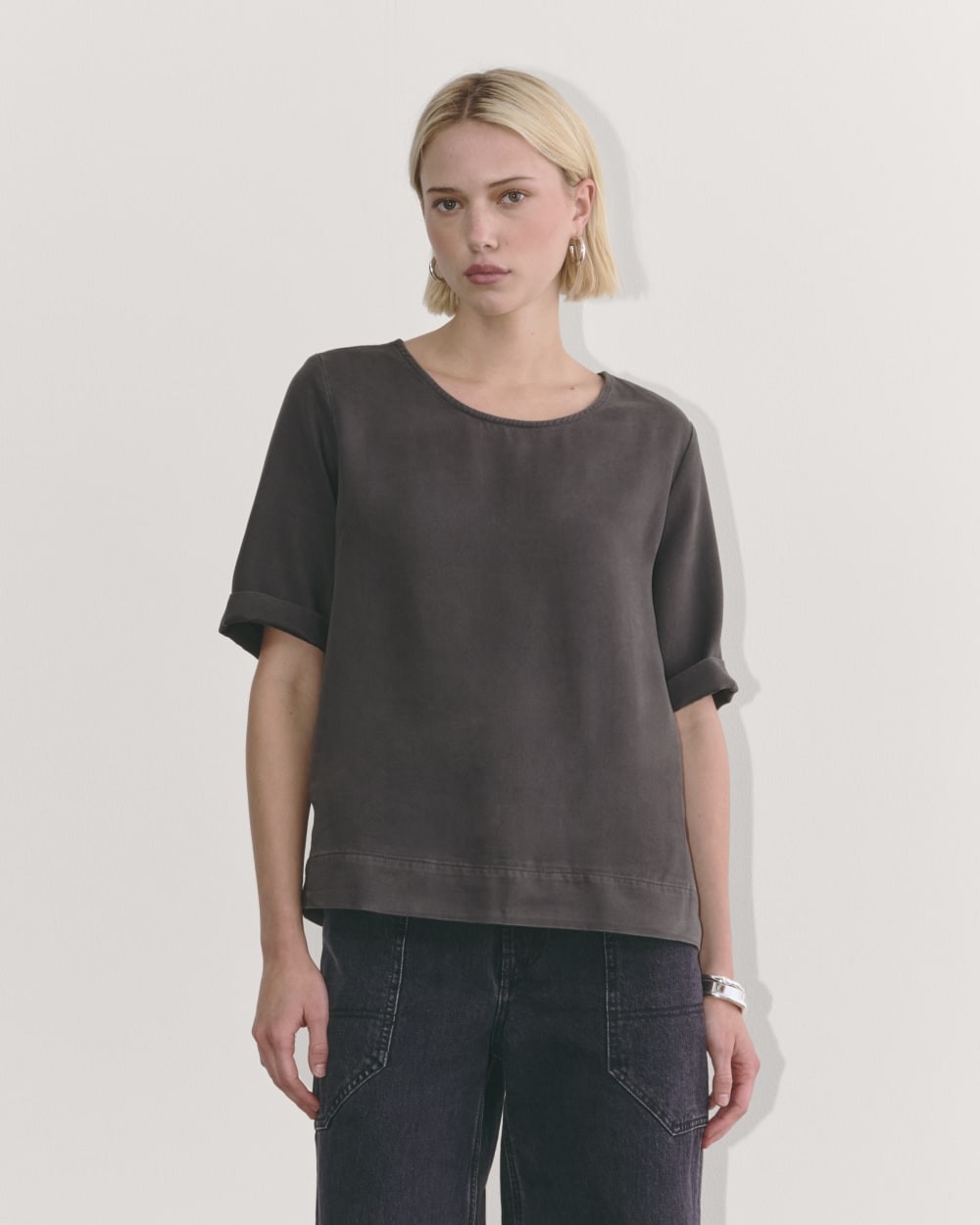 The Relaxed Tee in Buttersoft | Graphite