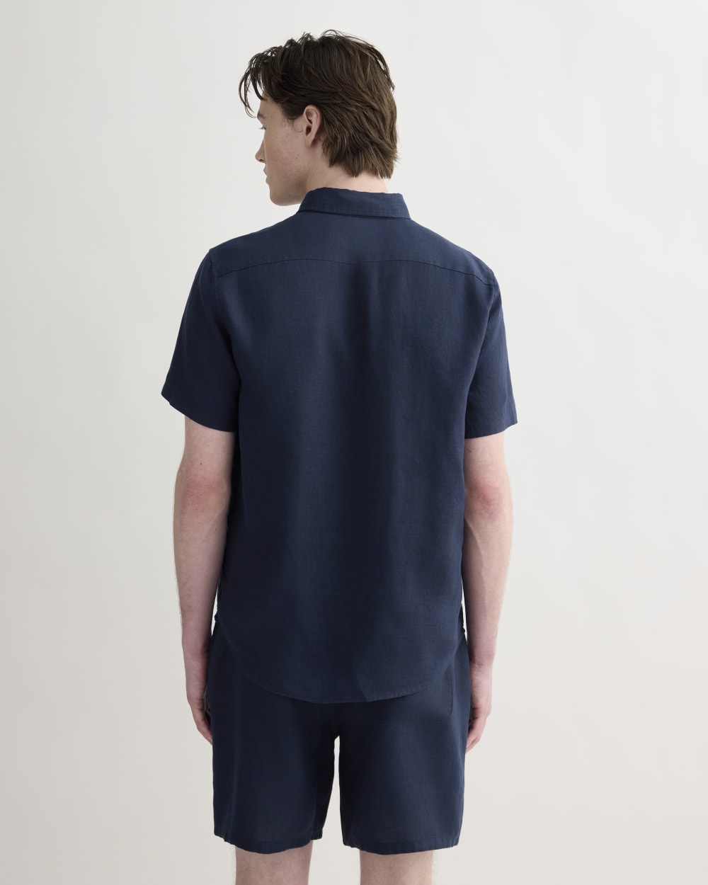 The Classic Short-Sleeve Shirt in Linen | Navy