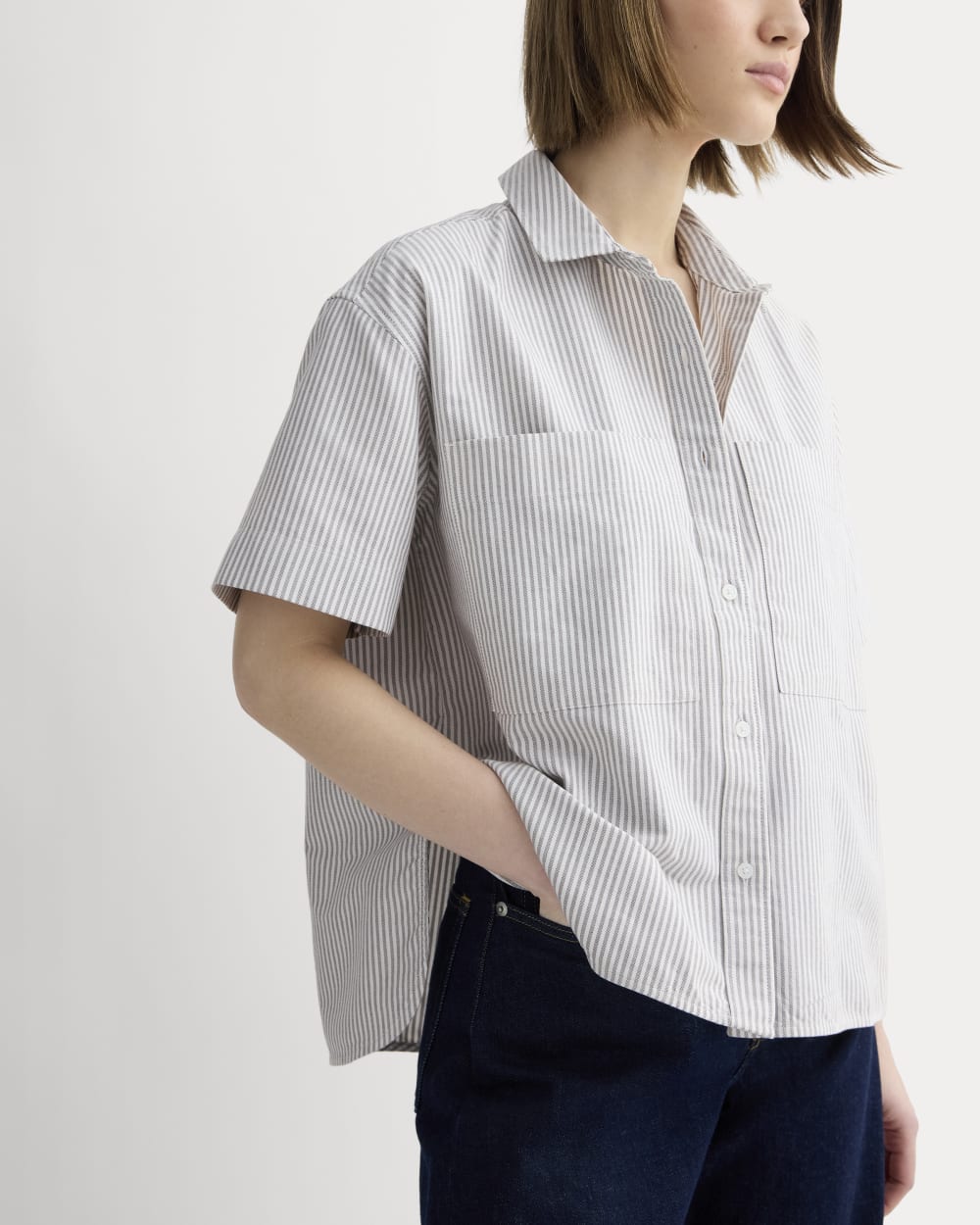 The Short-Sleeve Boxy Oxford | Charcoal / White