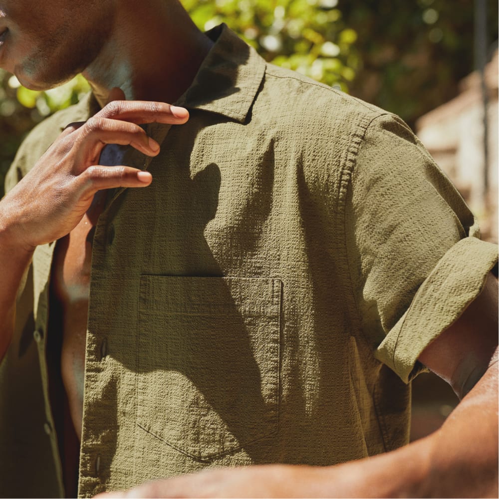The Seersucker Short-Sleeve Shirt | Olive