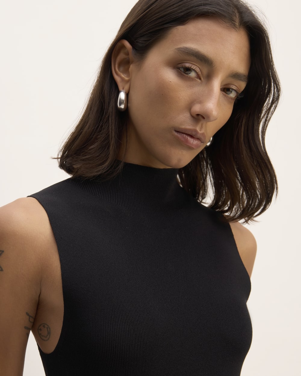 The Viscose Mock Neck Top | Black