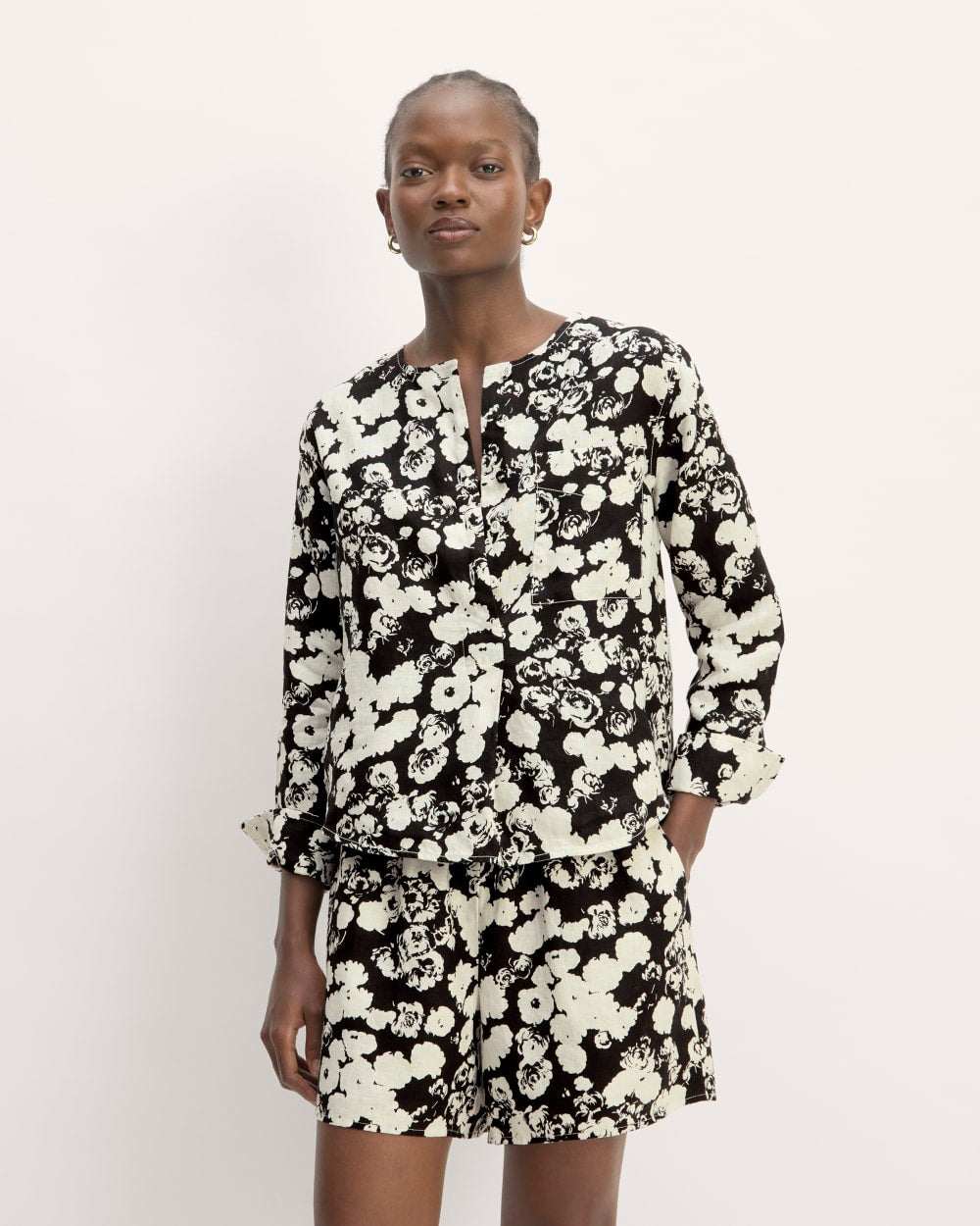 The Popover Shirt in Linen | Black / Bone Floral