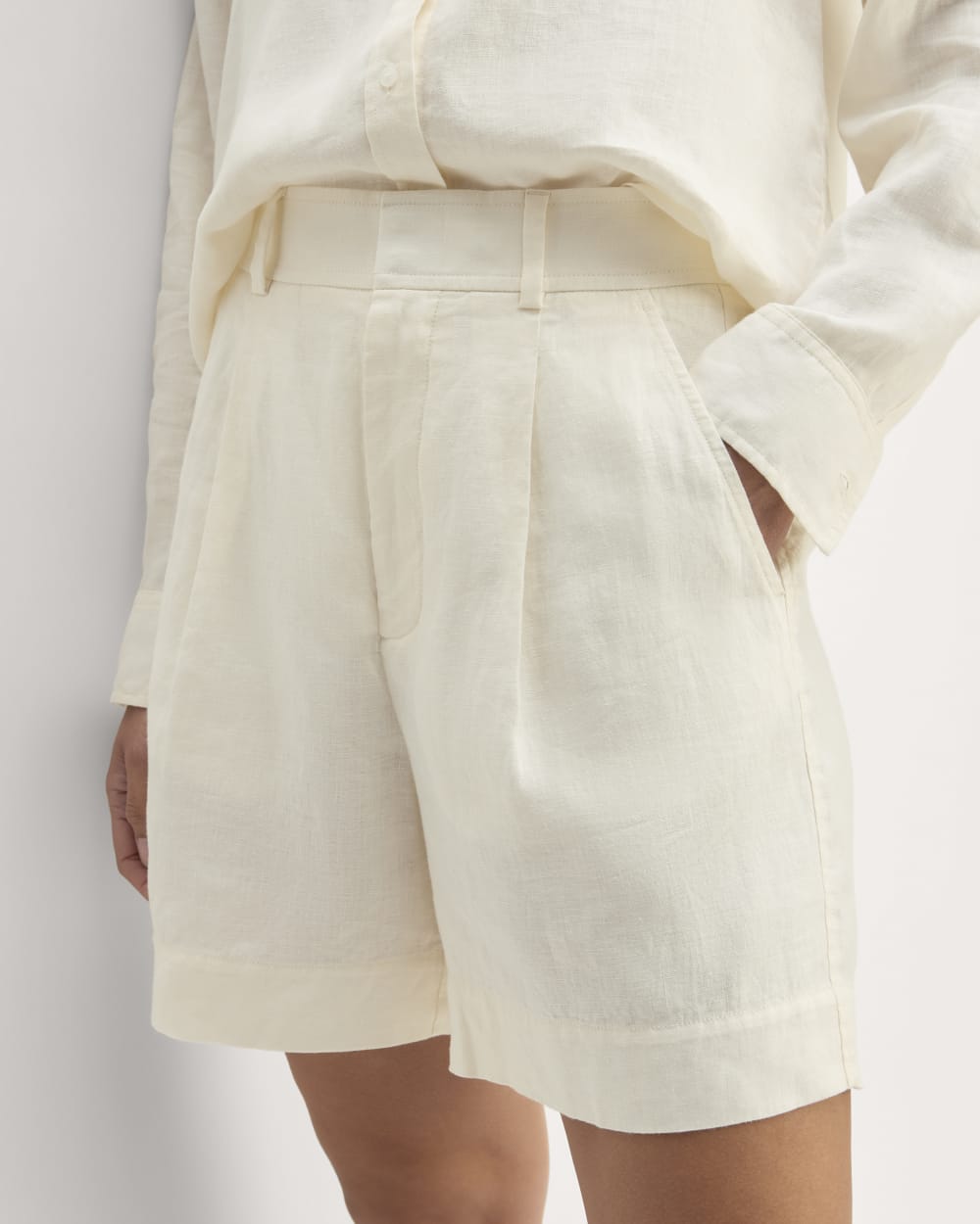 The Linen Way-High® Drape Short | Bone