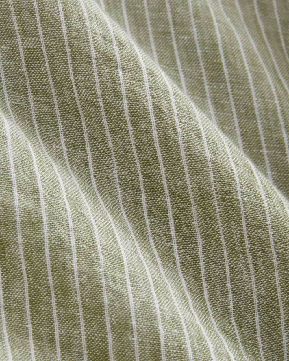 The Resort Shirt in Linen | Oil Green / White