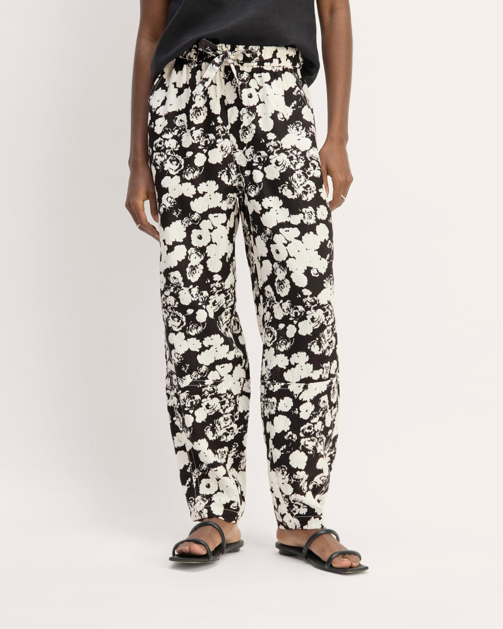 The Linen Pull-On Barrel Pant | Black / Bone Floral