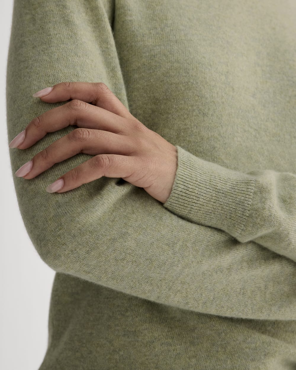 The Classic Crew in Cashmere | Light Heathered Moss