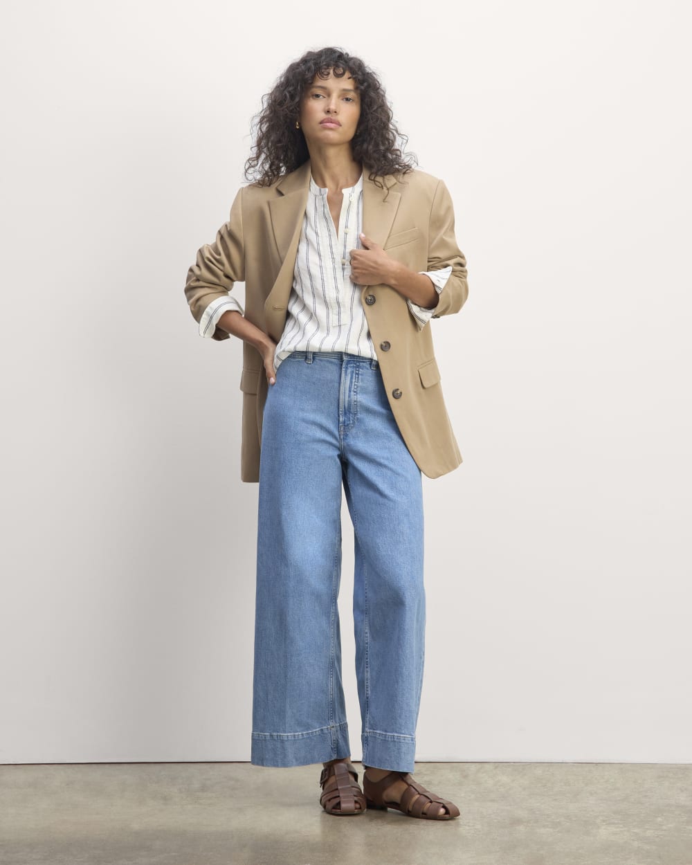 The Henley Shirt in Linen | Bone / Navy