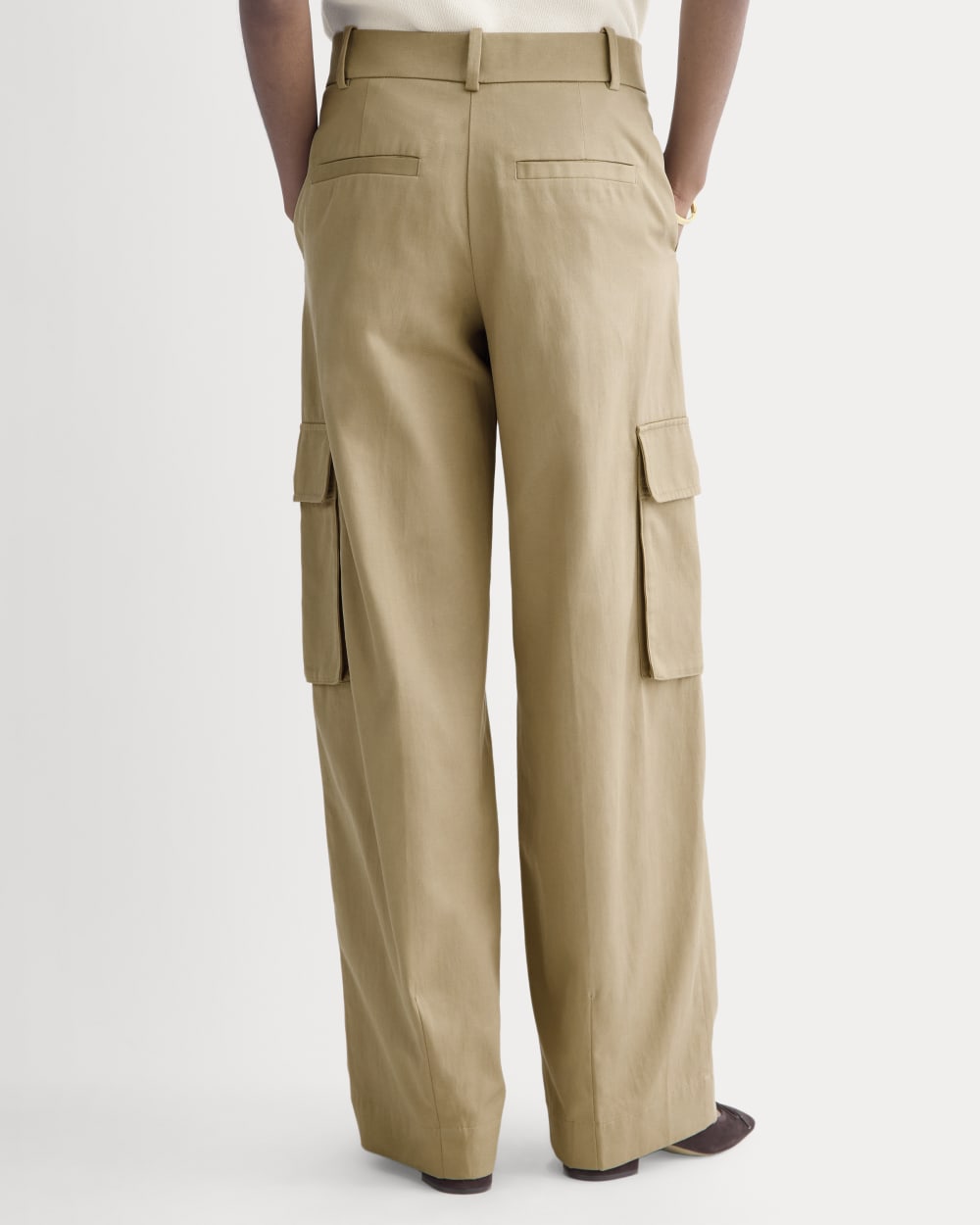 Wide-Leg Cargo Trouser in Buttersmooth | Ash Brown