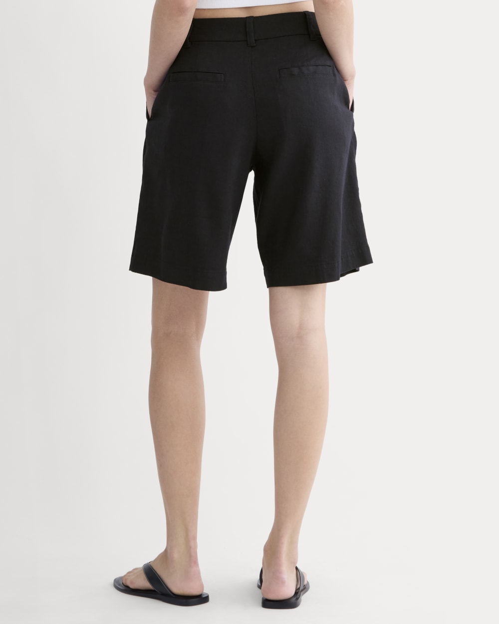 The Pleated Short in Stretch Linen | Black