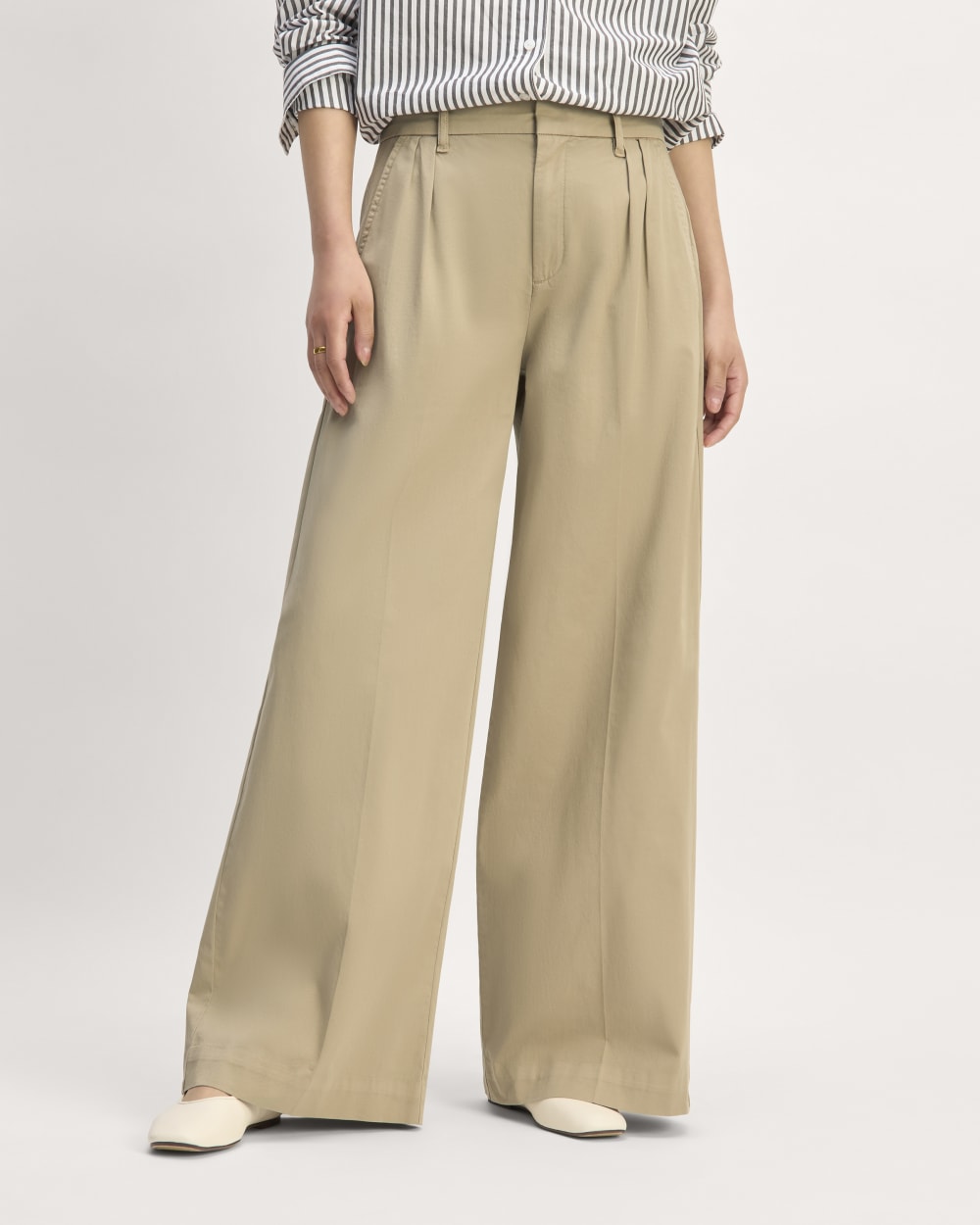 The Pleated Wide-Leg Chino | Trench Coat Khaki