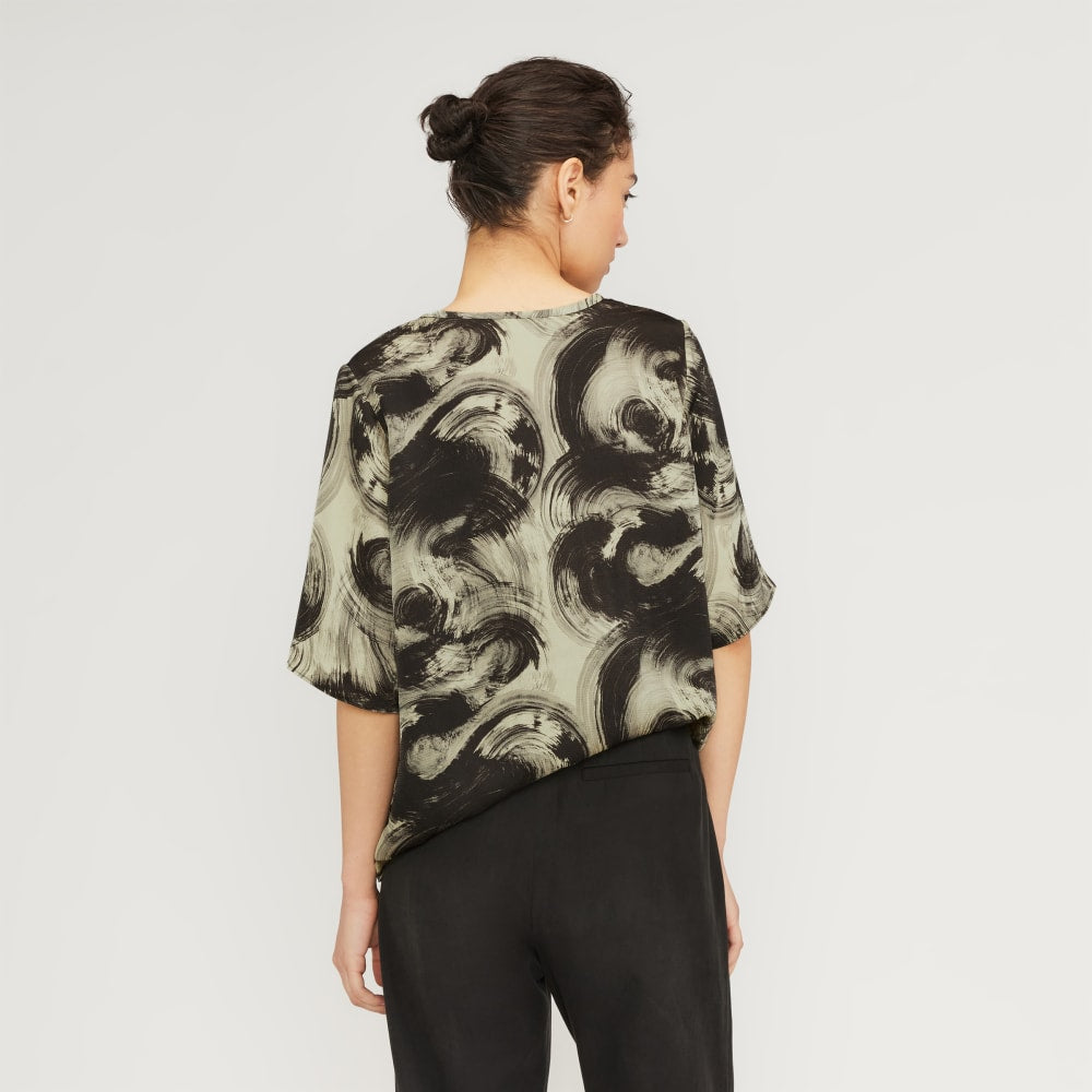 The Satin Relaxed Tee | Pale Yellow / Black