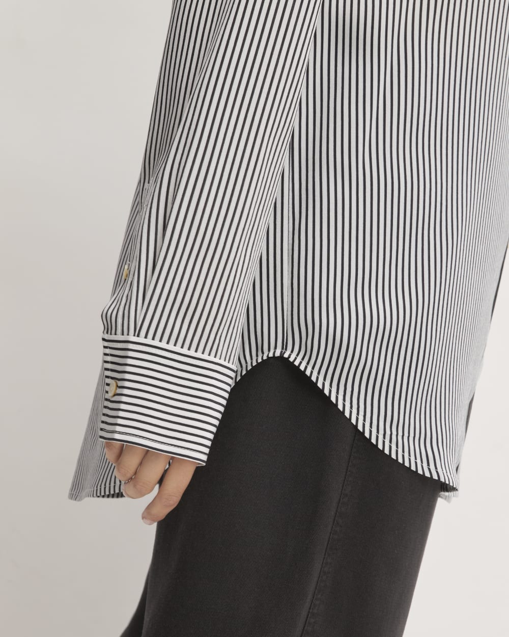 The Must-Have Shirt in Washable Silk | Black / White