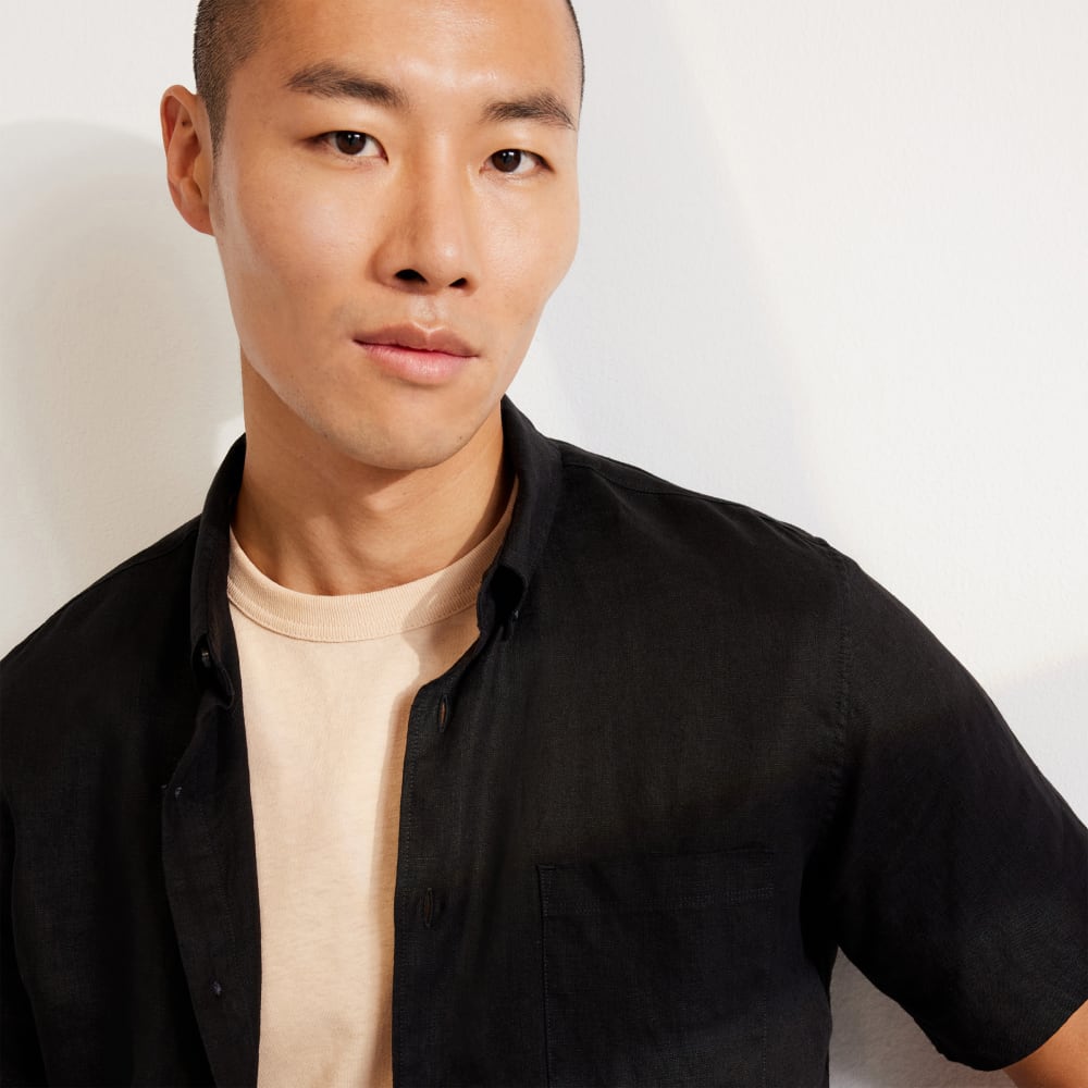 The Classic Short-Sleeve Shirt in Linen | Black