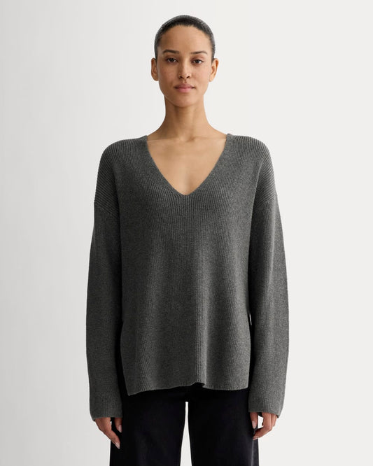 The Slouchy V-Neck in Everyday Cotton | Heathered Charcoal
