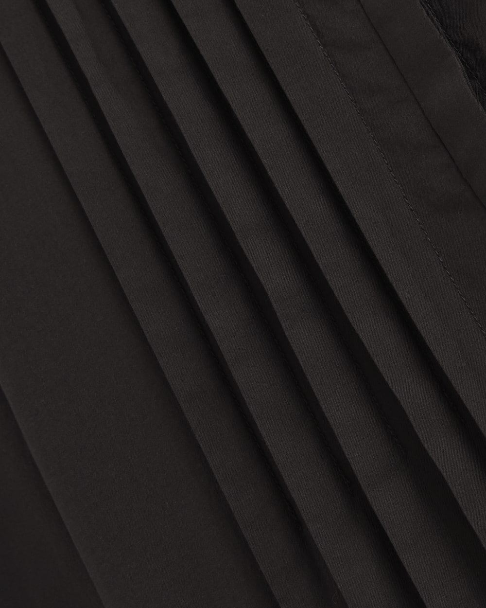 The Pleated Shirt in Silky Cotton | Black