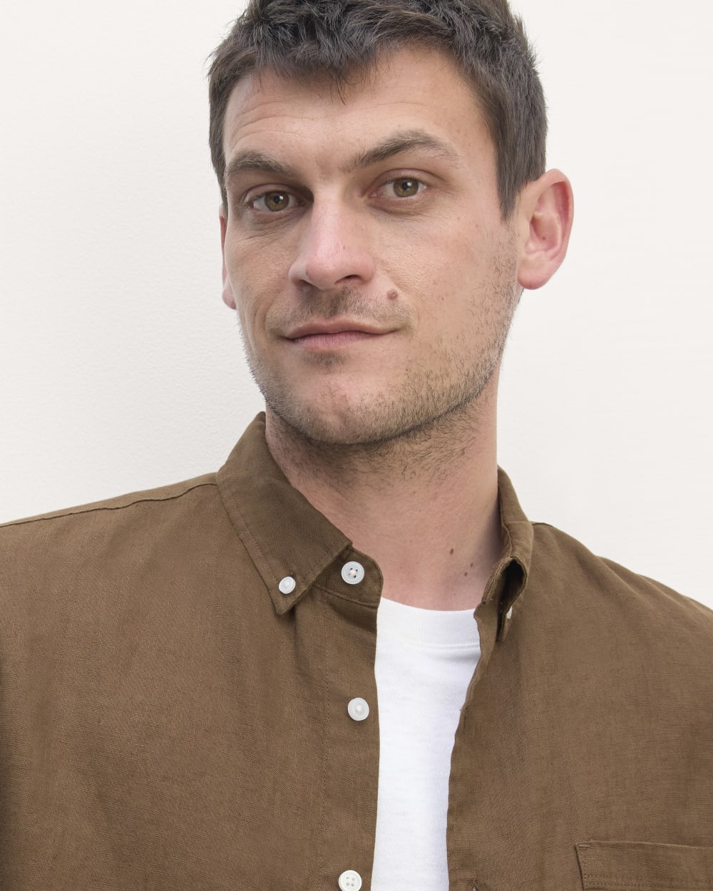 The Classic Short-Sleeve Shirt in Linen | Cocoa