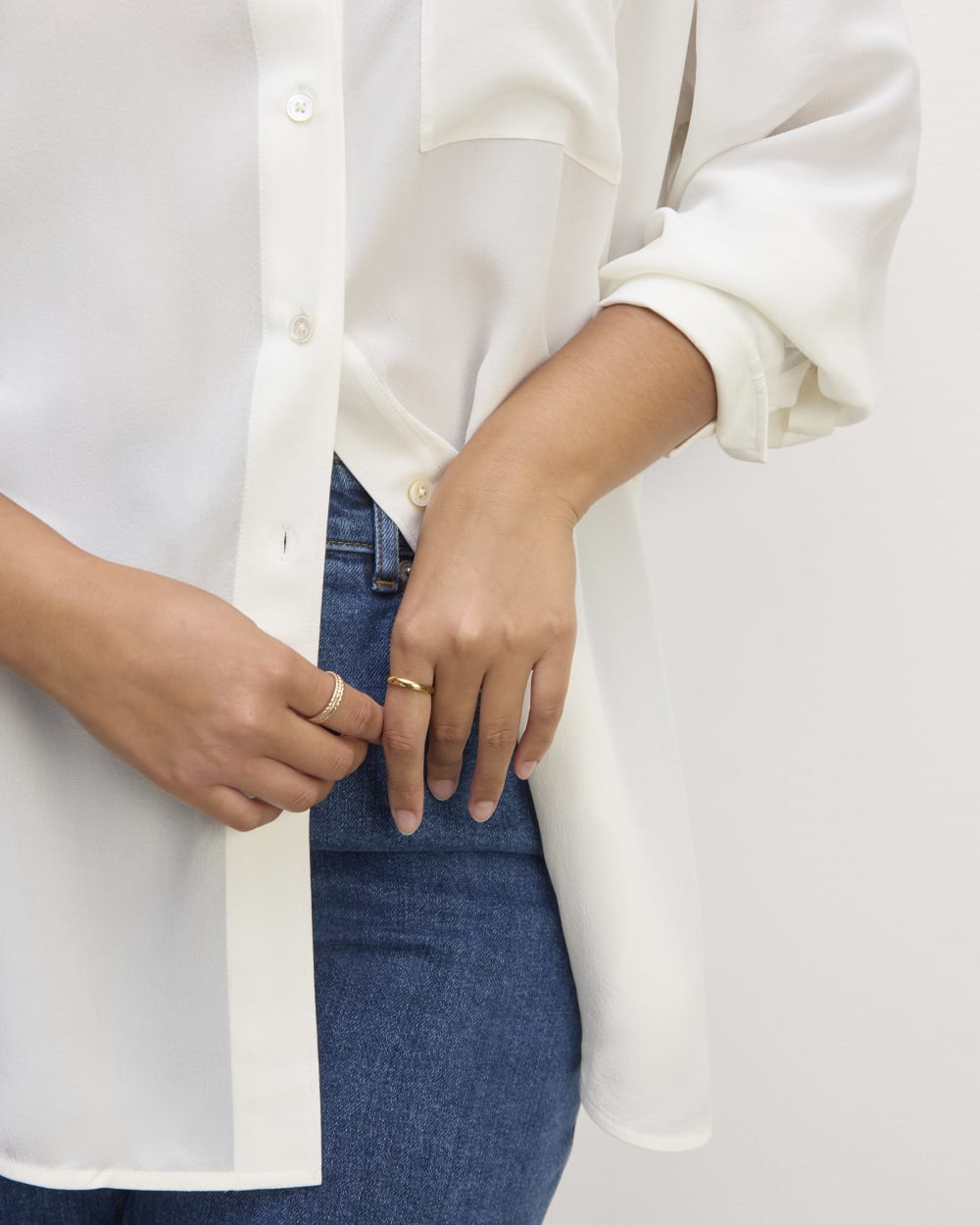 The Boyfriend Shirt in Washable Silk | Off-White