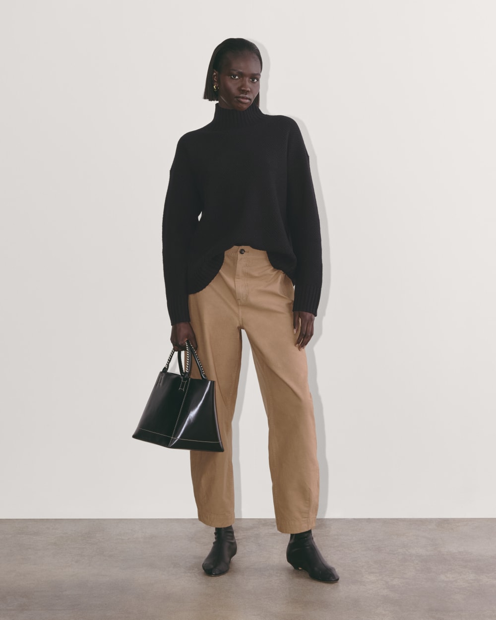 The Honeycomb Funnel Neck in Wool Cashmere | Black