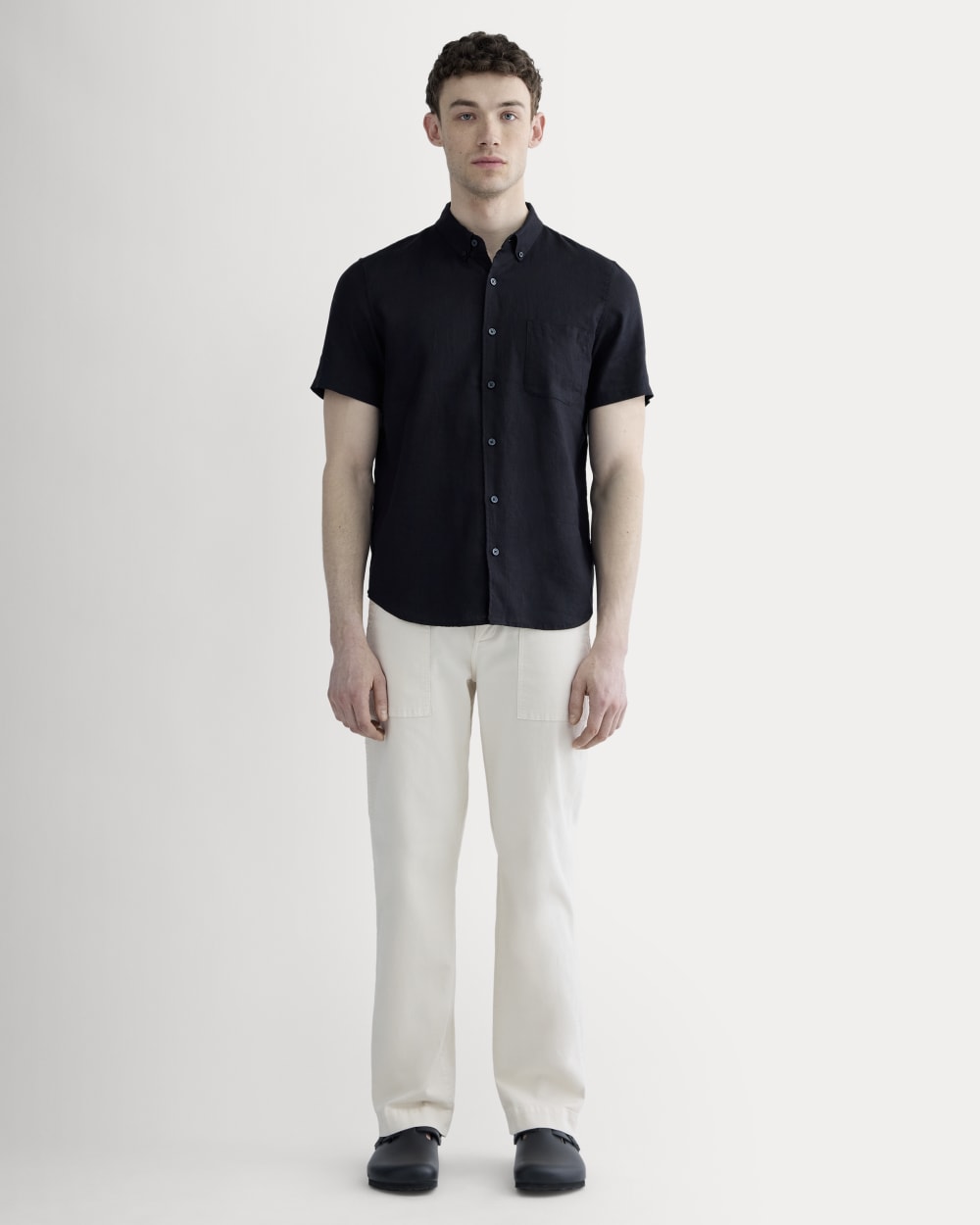 The Classic Short-Sleeve Shirt in Linen | Black