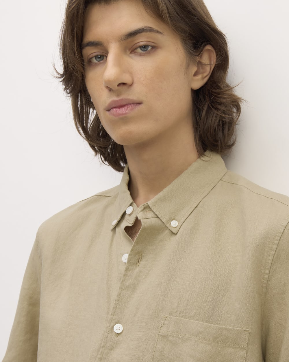 The Classic Short-Sleeve Shirt in Linen | Trench Coat Khaki