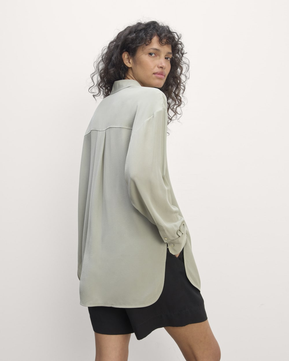 The Boyfriend Shirt in Washable Silk | Seagrass