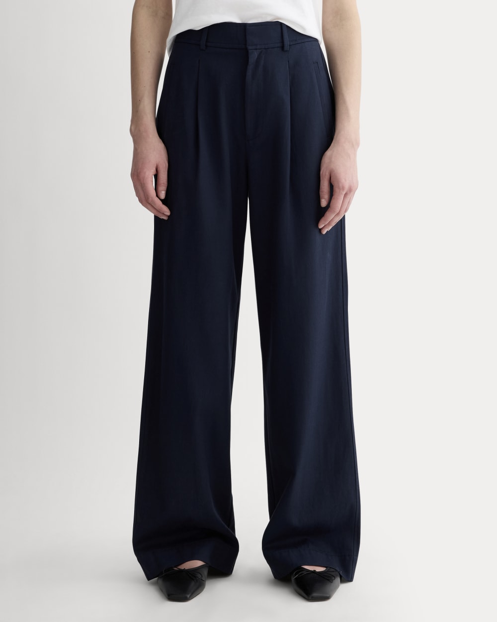 The Draper Pleated Pant in Buttersmooth | Navy | 32 Inseam