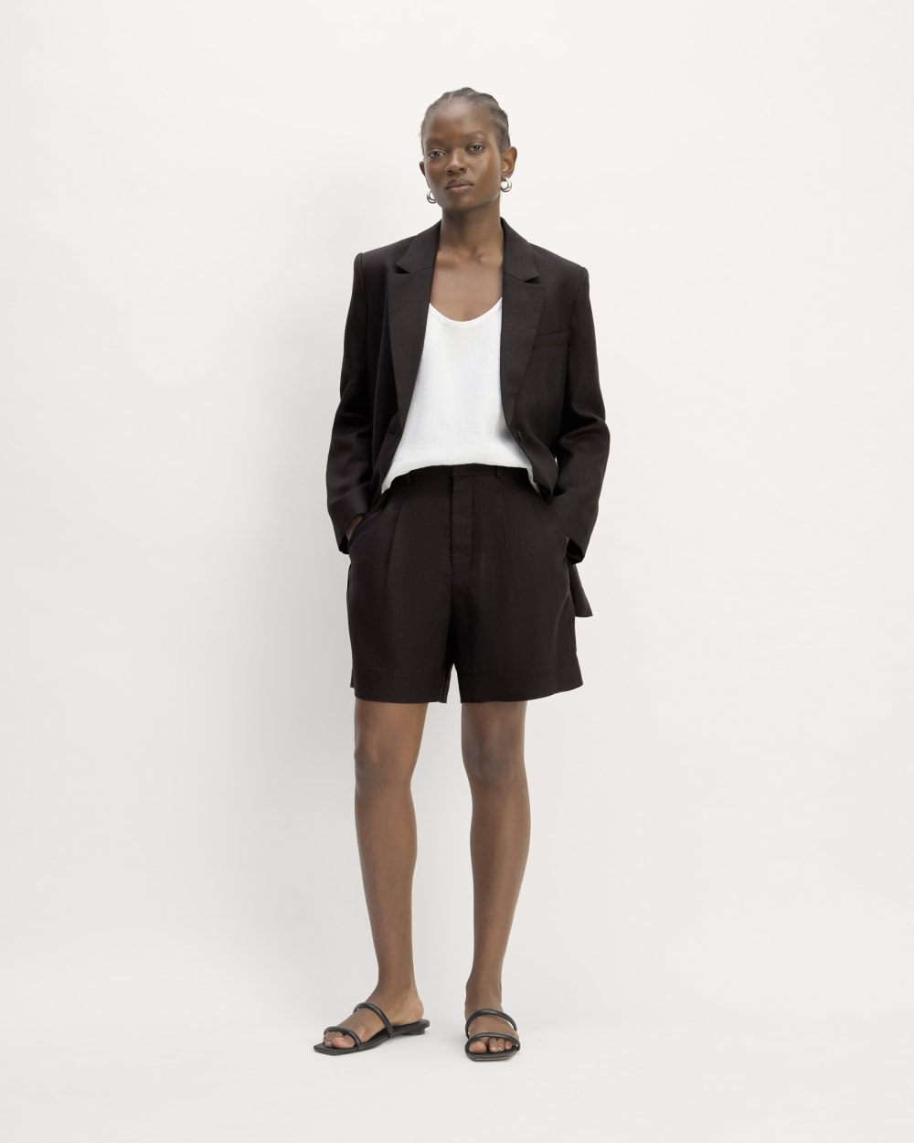 The Linen Way-High® Drape Short | Black