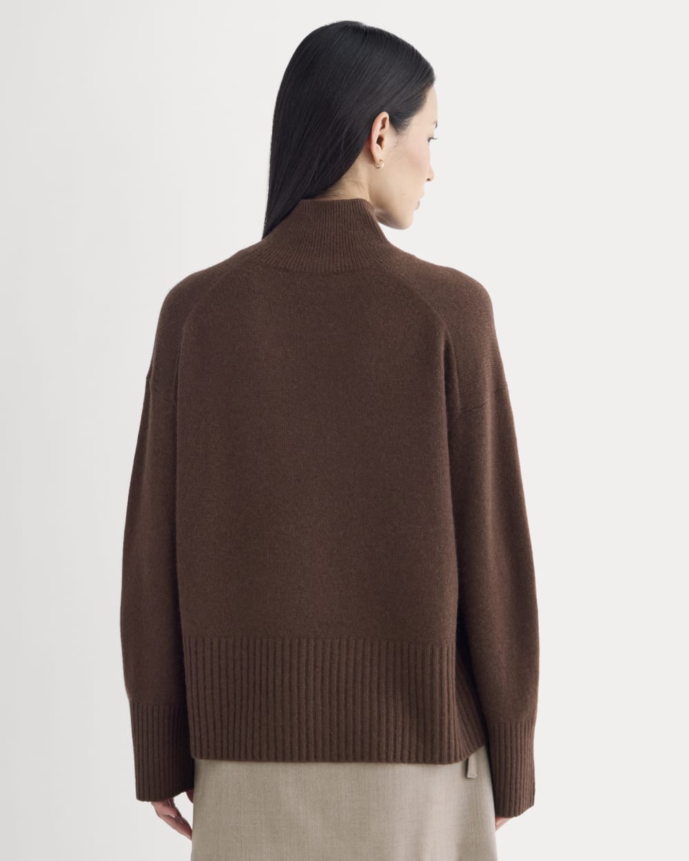 The Boxy Turtleneck in Cashmere | Dark Mahogany