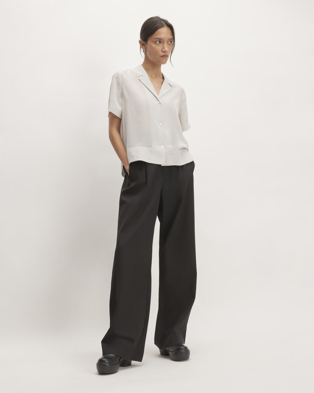 The Notch Shirt in Washable Silk | Bone / Black Polka Dot