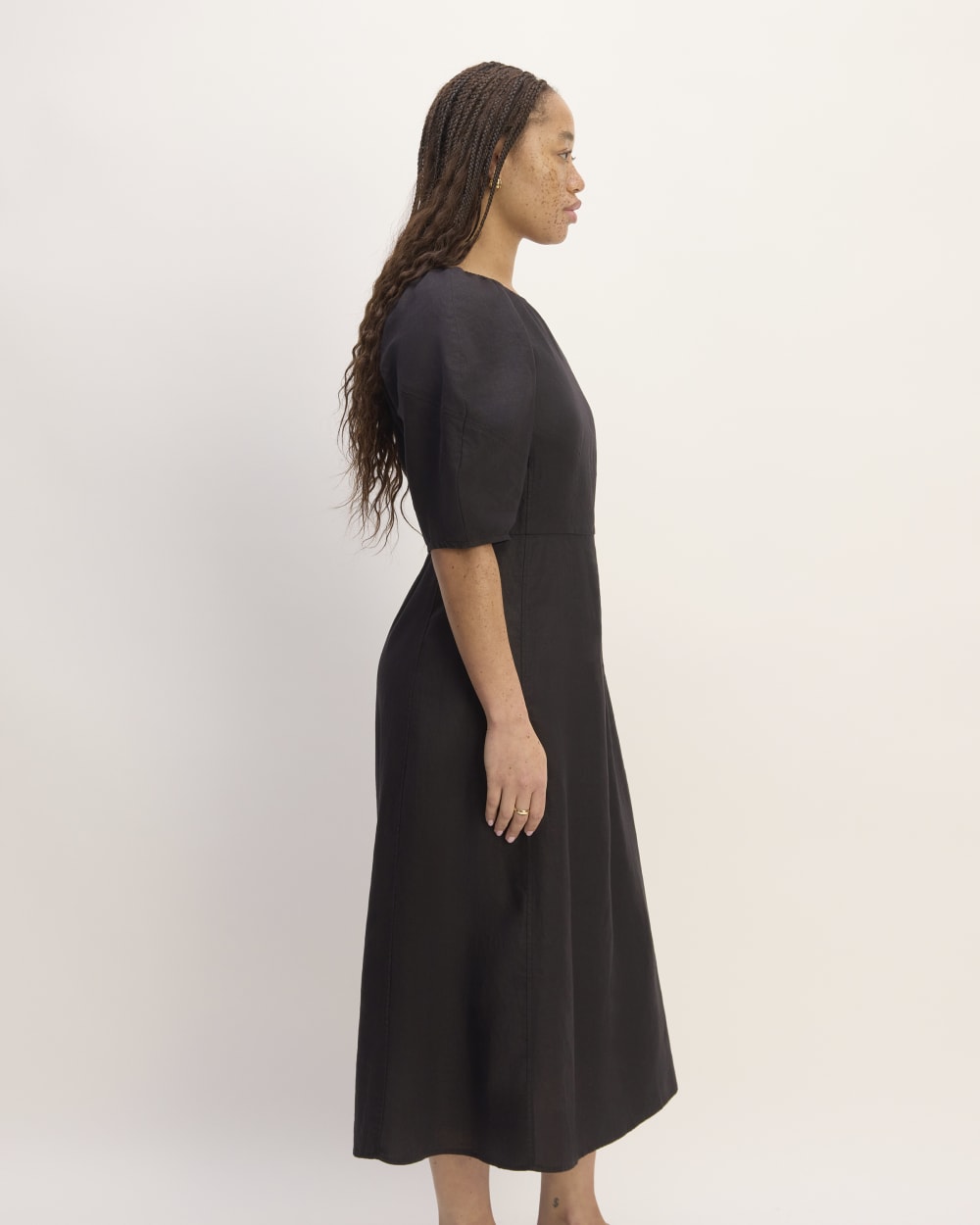 The Linen Short-Sleeve Scoop Midi Dress | Black