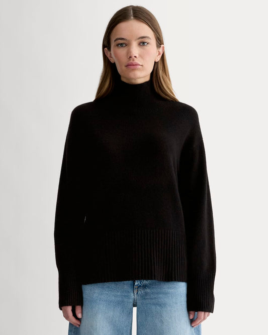 The Boxy Turtleneck in Cashmere | Black