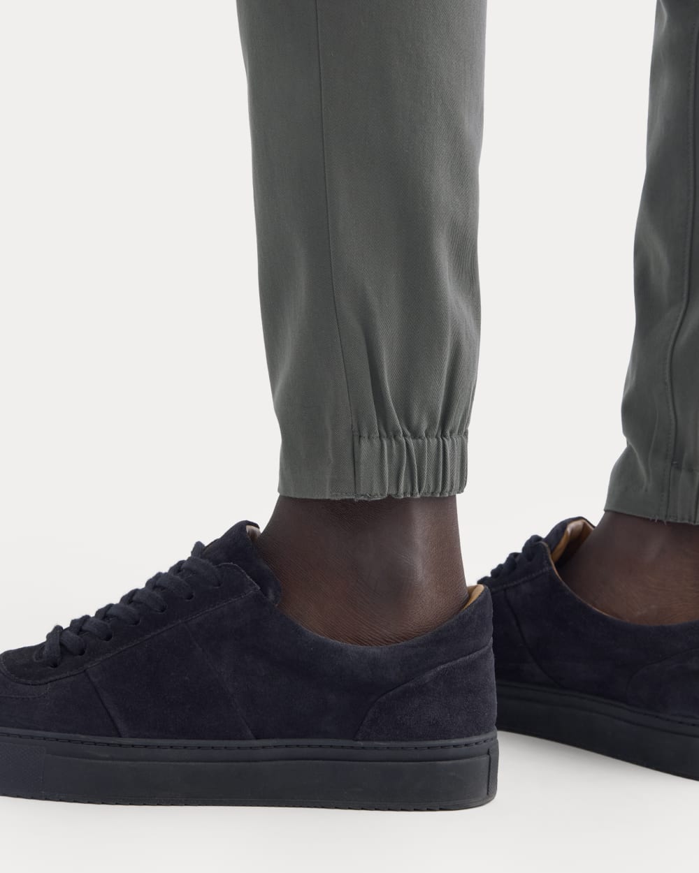 The Performance Traveler Chino | Slate Grey