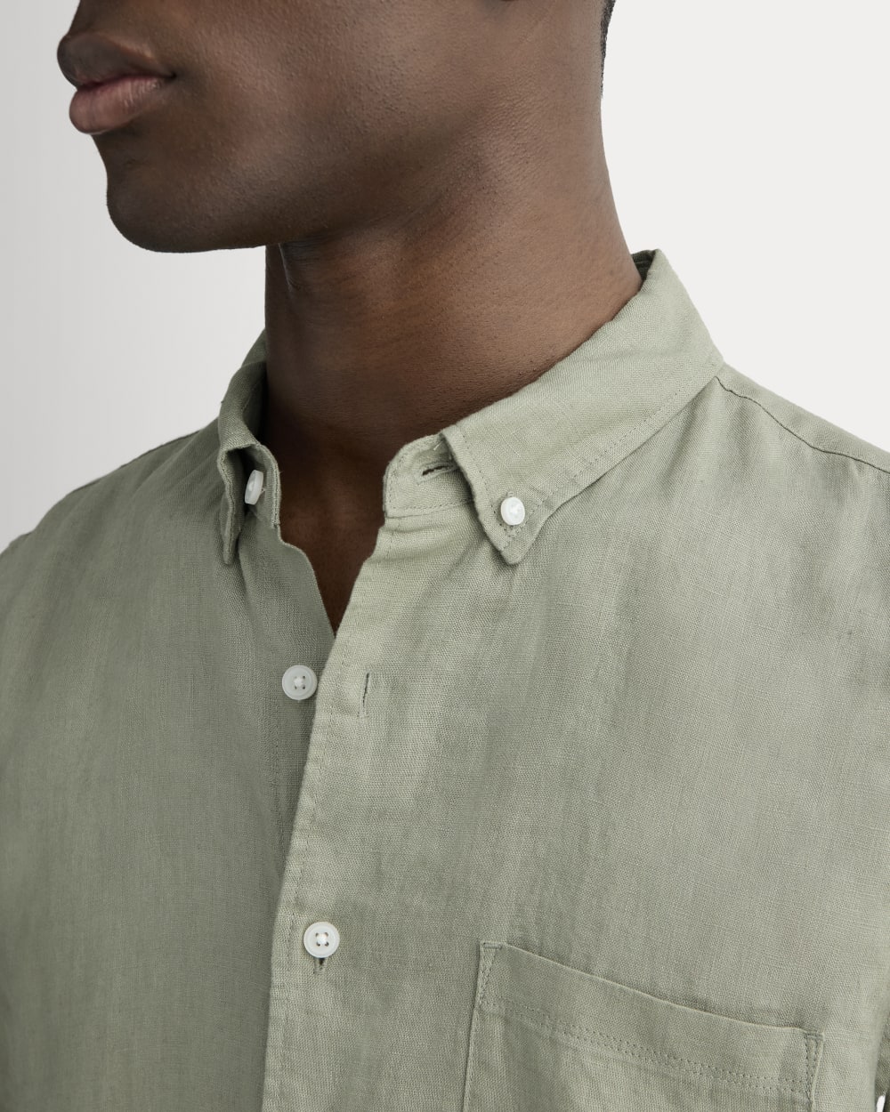 The Classic Short-Sleeve Shirt in Linen | Sage Green