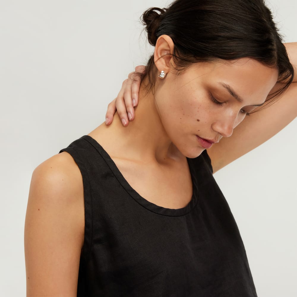 The Scoop Tank in Linen | Black
