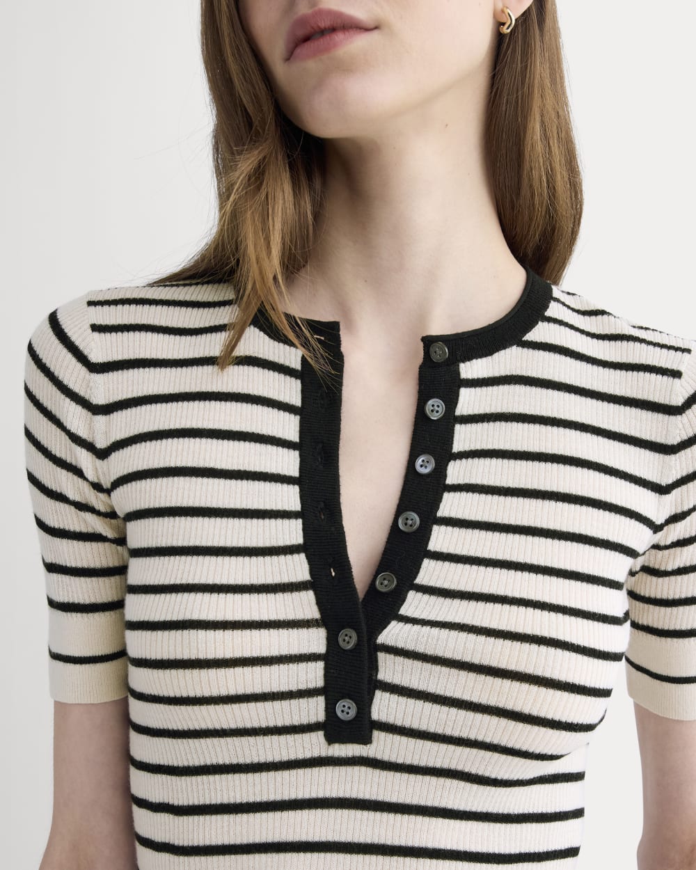 The Short-Sleeve Henley in Ultrasoft Merino | Parchment / Black