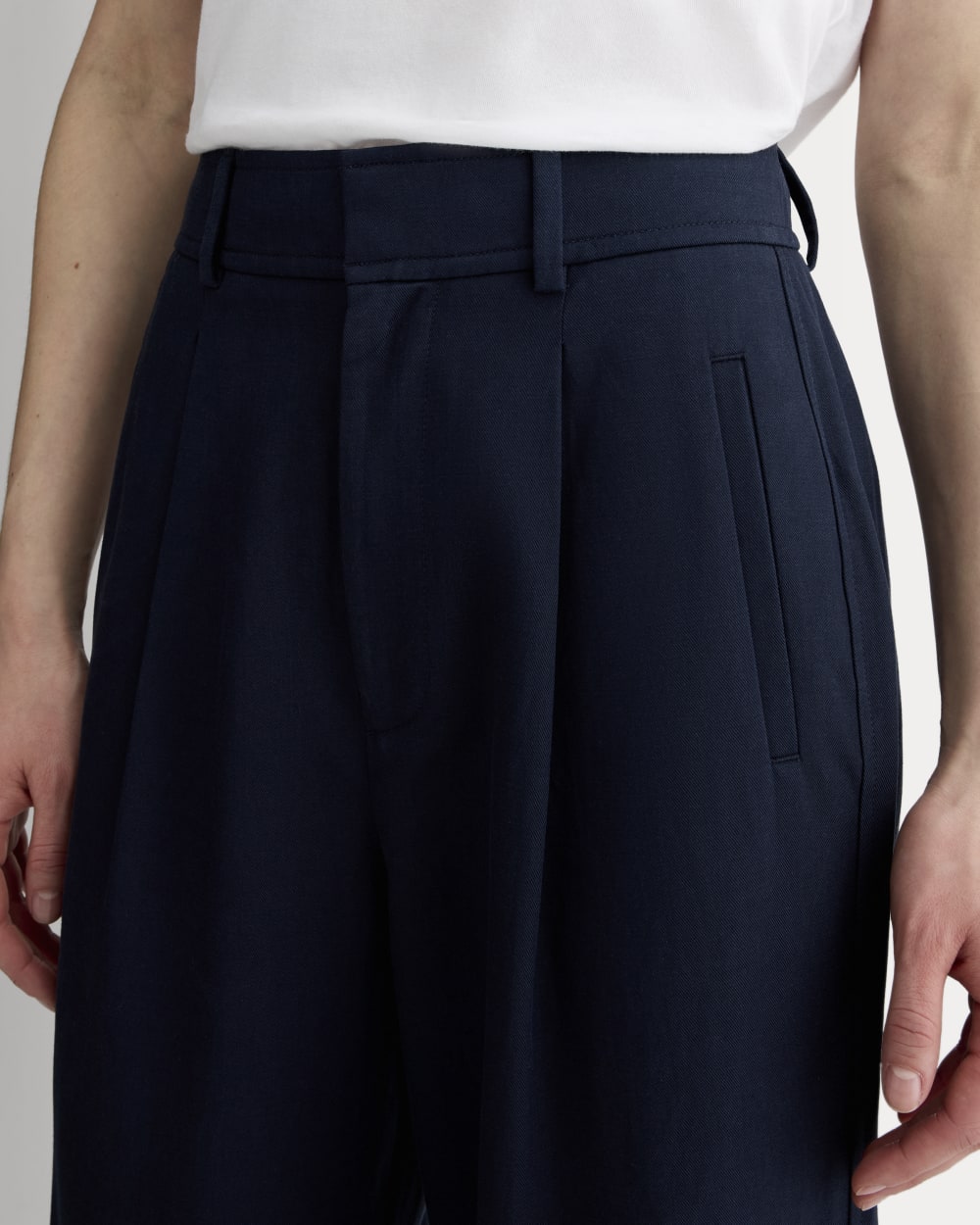 The Draper Pleated Pant in Buttersmooth | Navy | 30 Inseam