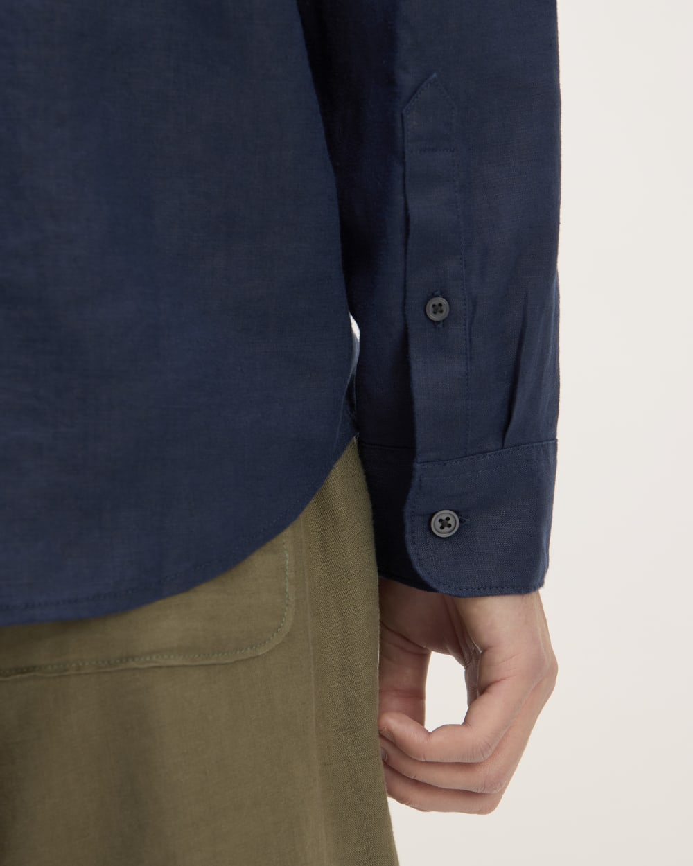 The Classic Shirt in Linen | Navy