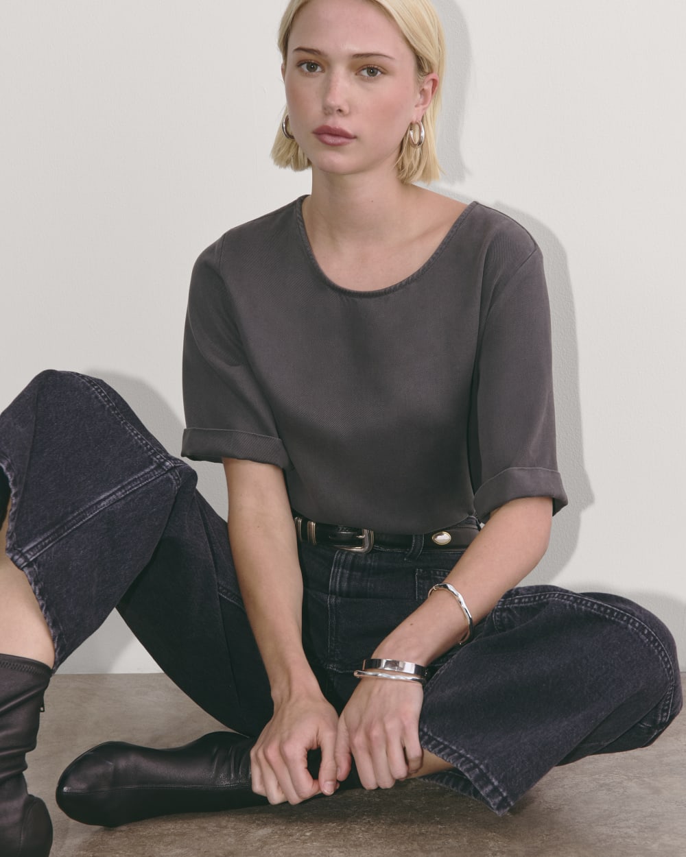 The Relaxed Tee in Buttersoft | Graphite