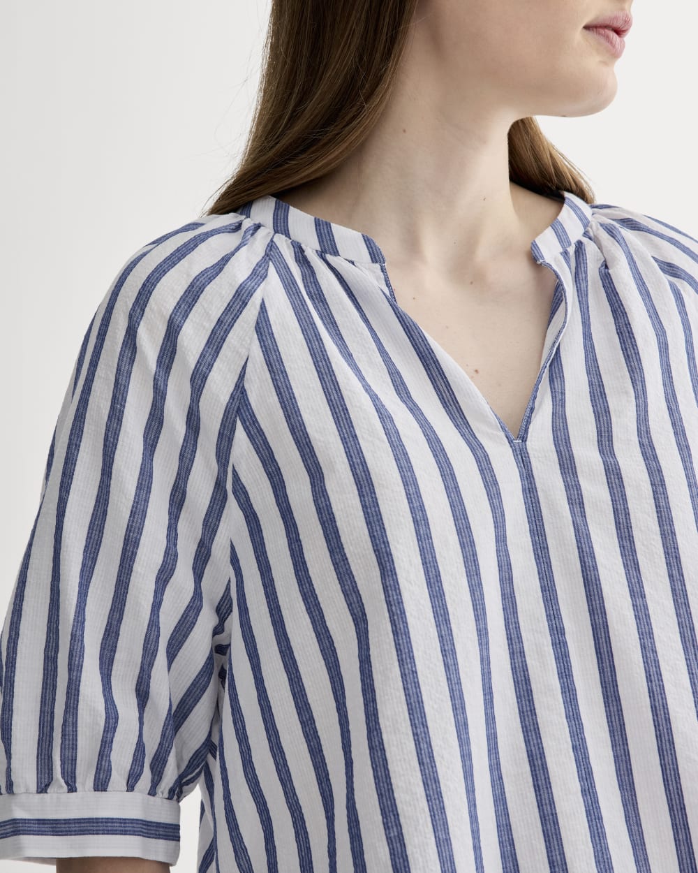 The Gauze Gathered Top | White / Mazarine Blue