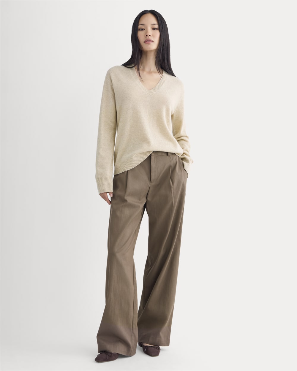 The Classic V in Cashmere | Heather Light Camel