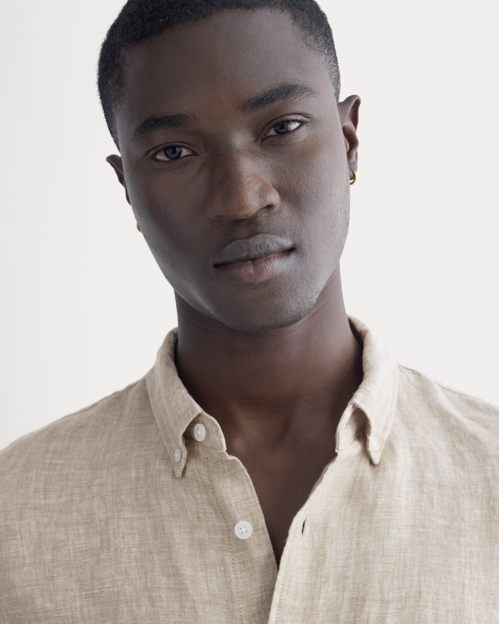 The Classic Short-Sleeve Shirt in Linen | Cornstalk Chambray