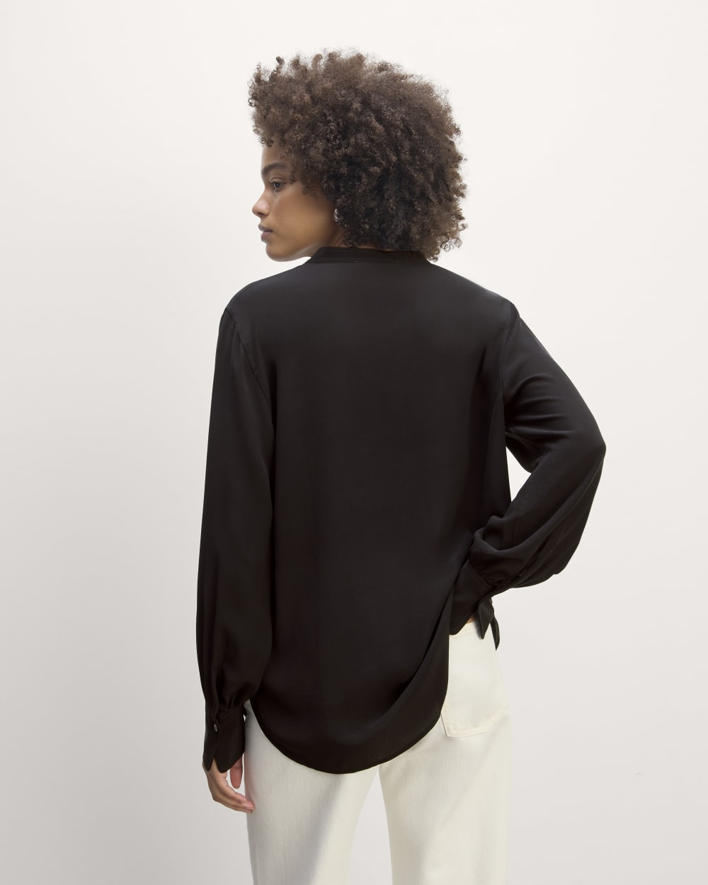 The Henley Shirt in Washable Silk | Black