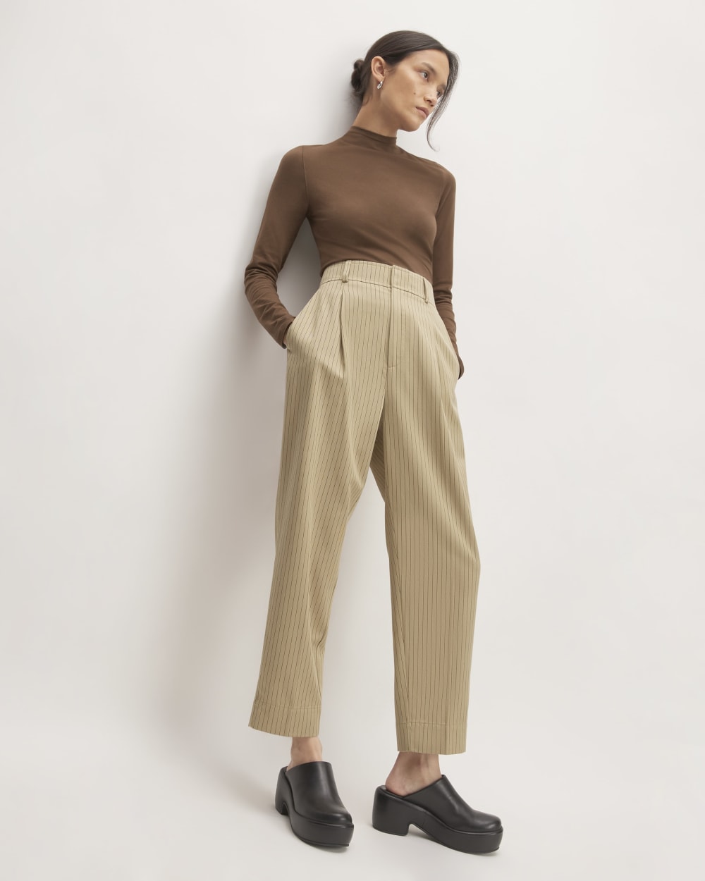 The Draper Tapered Pant in Buttersmooth | Cornstalk / Black