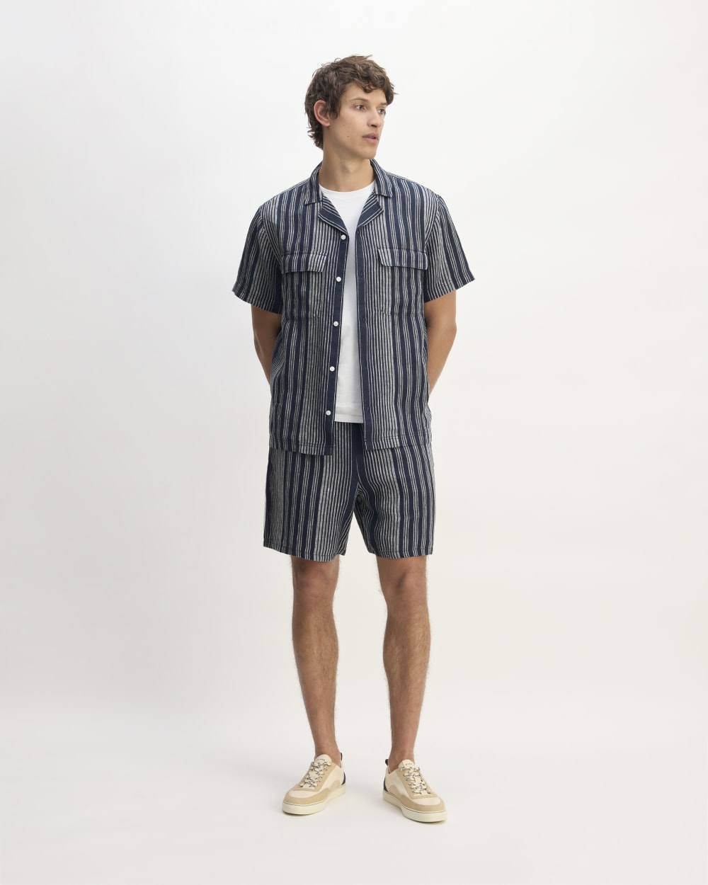 The Resort Shirt in Linen | Navy / Bone