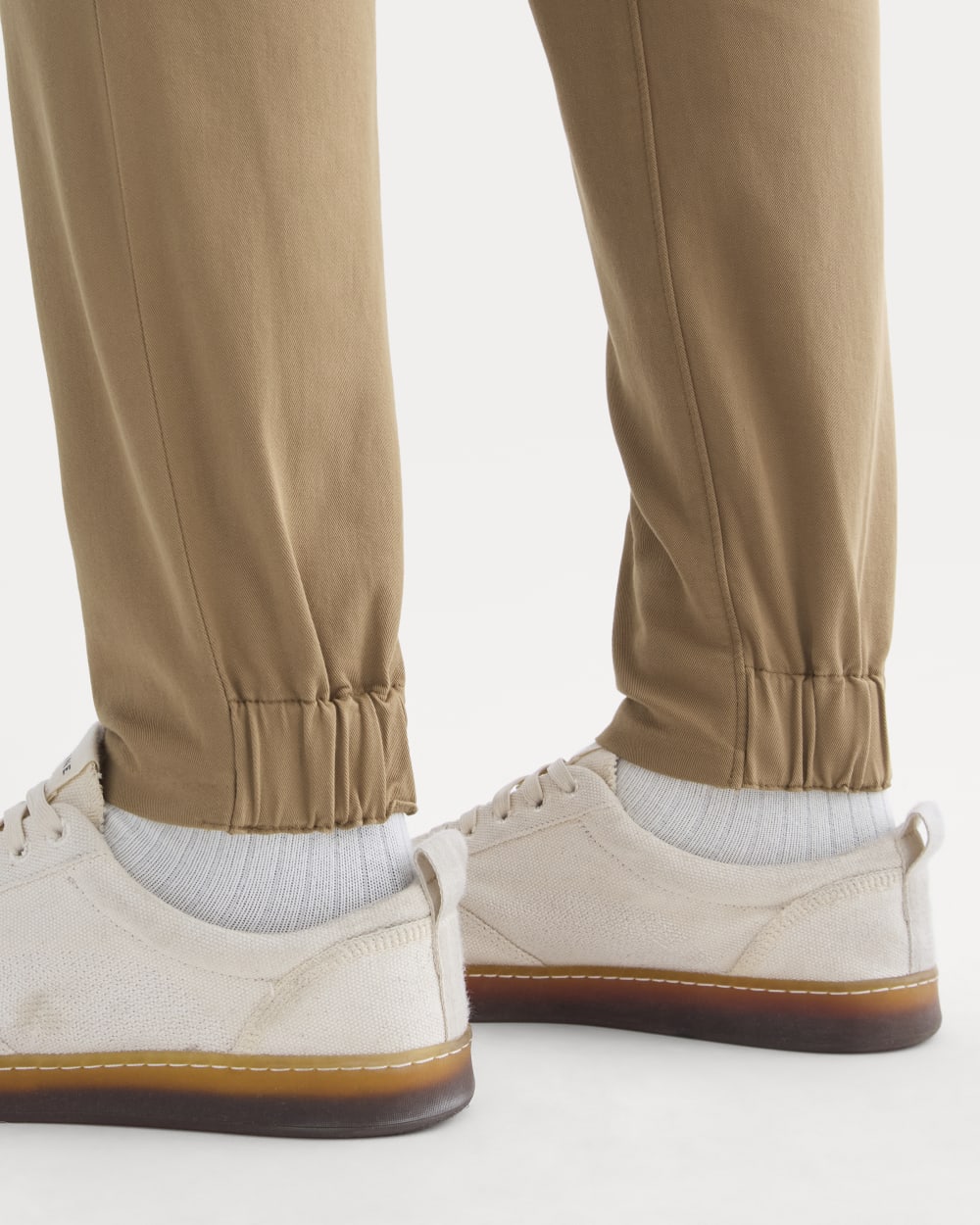 The Performance Traveler Chino | Toasted Coconut