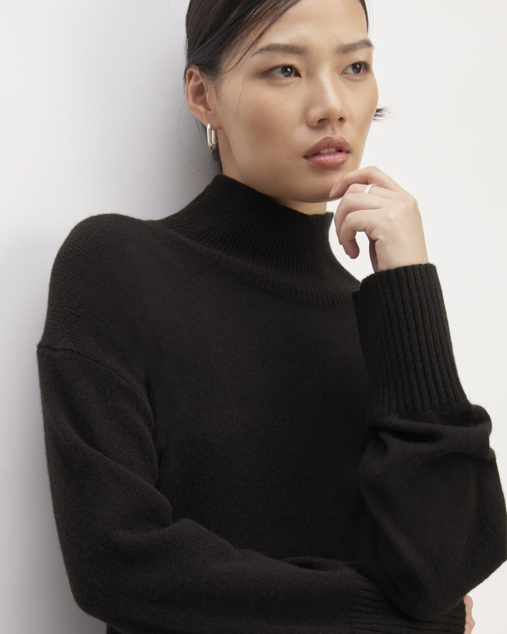 The Cashmere Oversized Turtleneck | Black