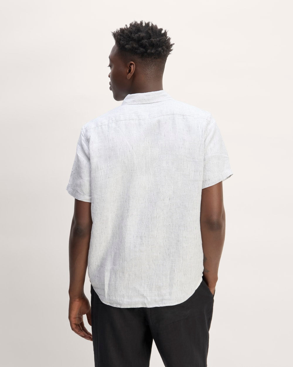 The Classic Short-Sleeve Shirt in Linen | White / Black