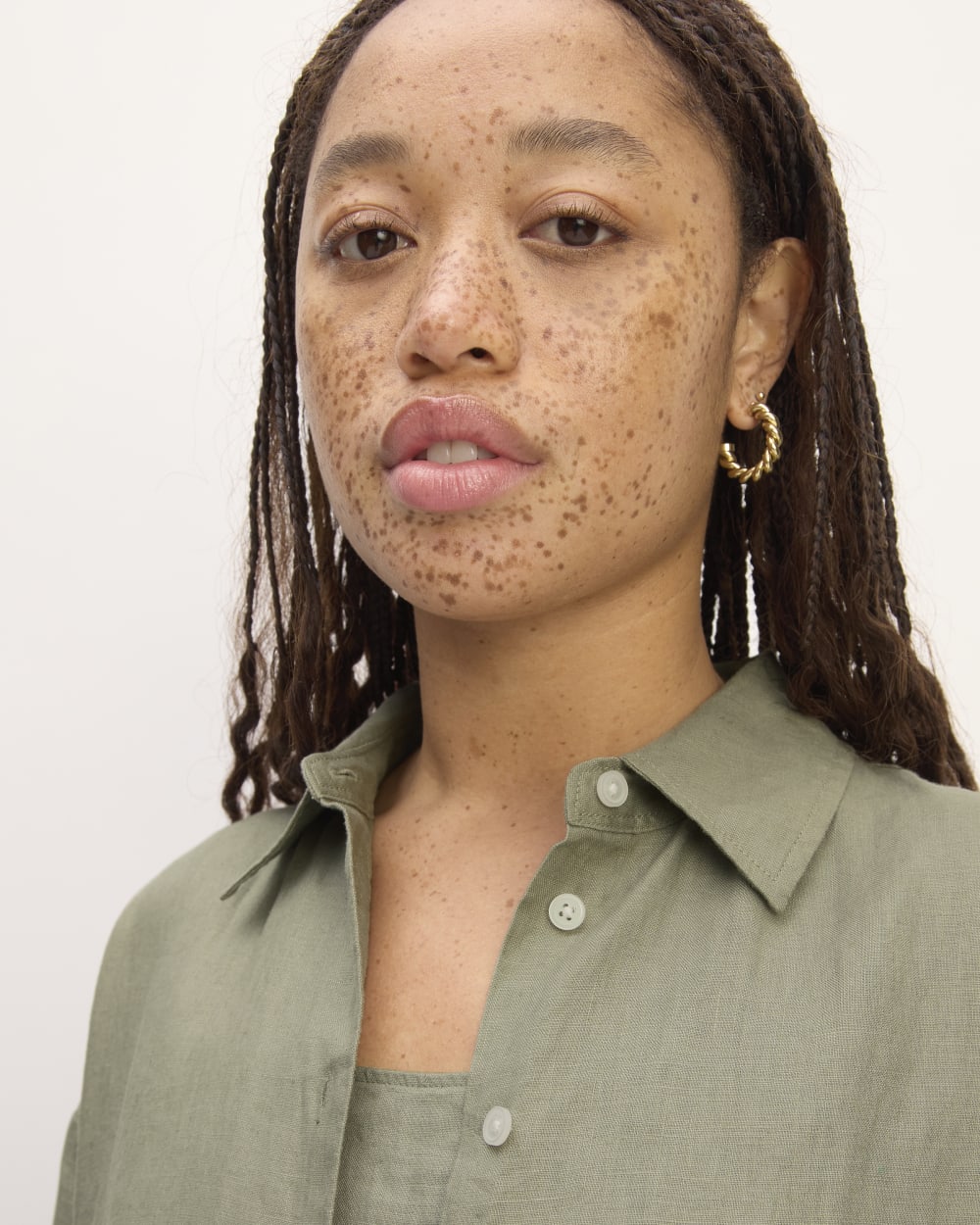 The Boyfriend Shirt in Linen | Sage Green